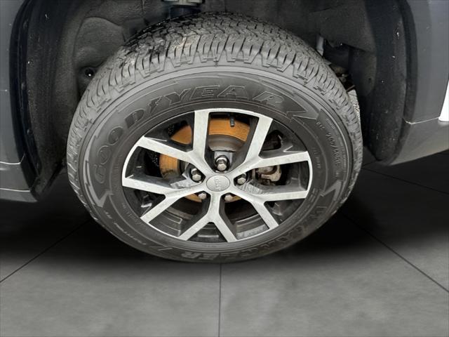 used 2023 Jeep Grand Cherokee car, priced at $33,993