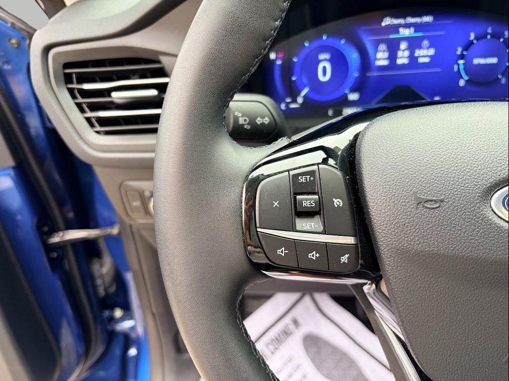 used 2022 Ford Escape car, priced at $23,548