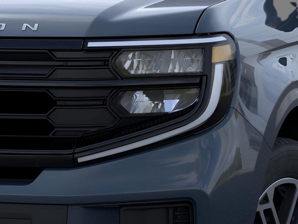 new 2025 Ford Expedition car, priced at $70,666