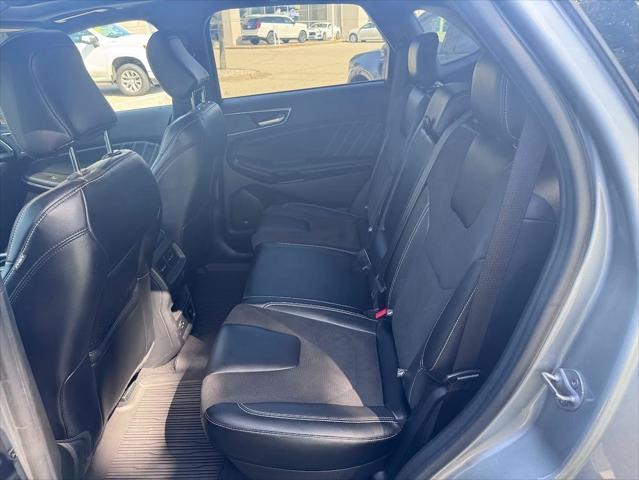 used 2022 Ford Edge car, priced at $33,132