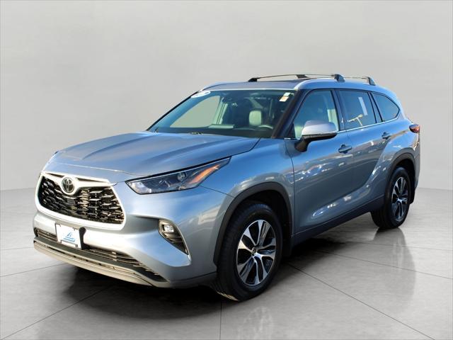 used 2022 Toyota Highlander car, priced at $36,664