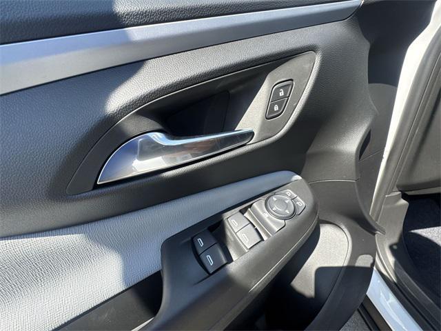 new 2025 Buick Envista car, priced at $23,488