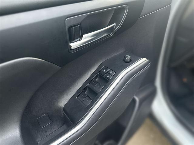 used 2021 Toyota Highlander car, priced at $19,987