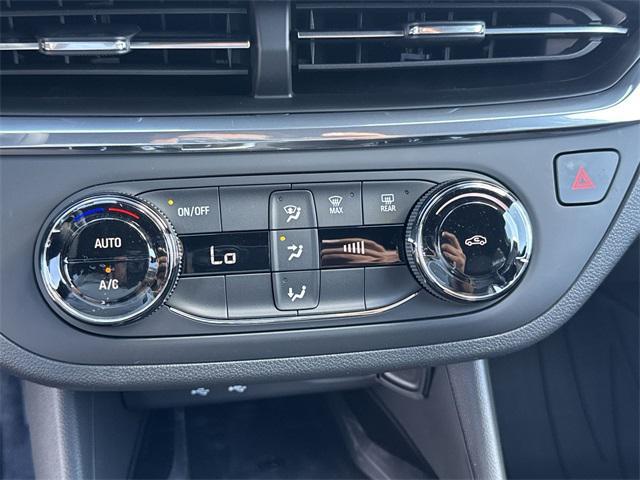 new 2025 Buick Envista car, priced at $25,735