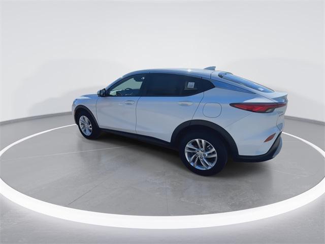 new 2025 Buick Envista car, priced at $25,640