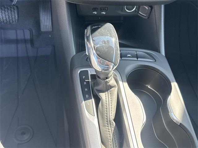 new 2025 Buick Envista car, priced at $25,640