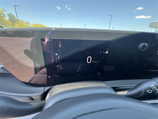 new 2025 Buick Envista car, priced at $23,488