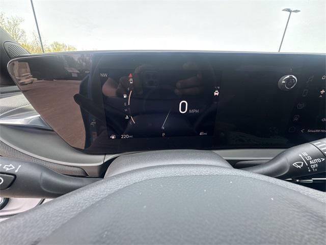 new 2025 Buick Envista car, priced at $27,525