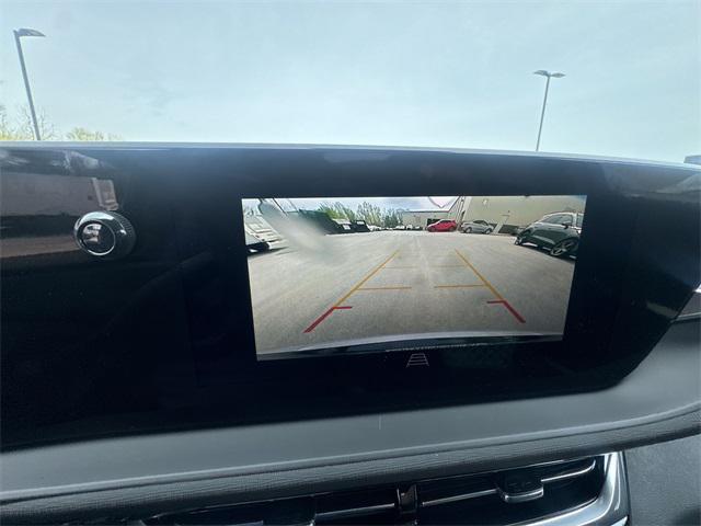 new 2025 Buick Envista car, priced at $27,525