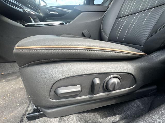 new 2025 Buick Envista car, priced at $30,285