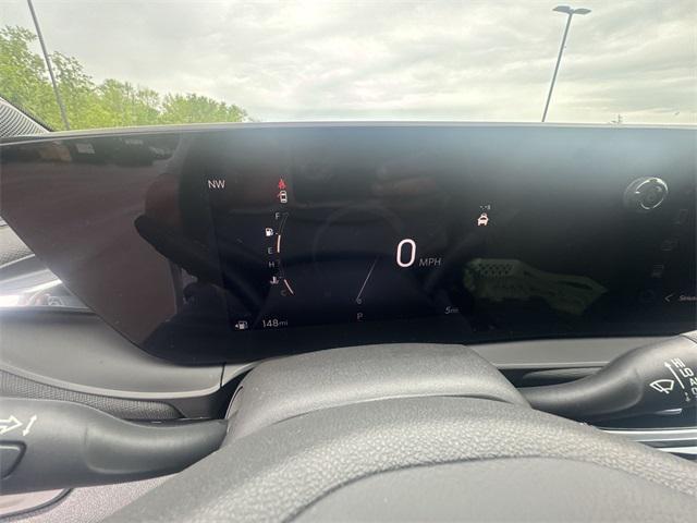 new 2025 Buick Envista car, priced at $28,475