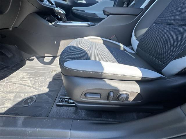 new 2025 Buick Envista car, priced at $26,730
