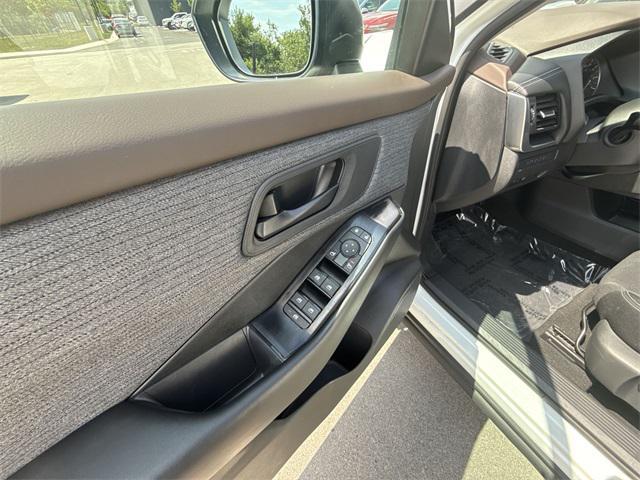 used 2023 Nissan Rogue car, priced at $23,288