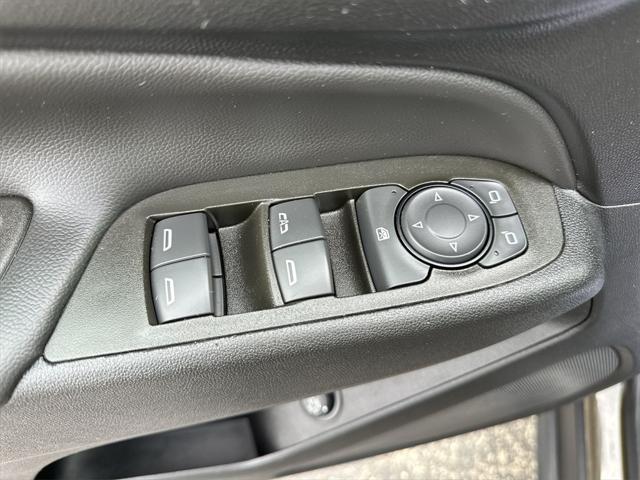used 2023 Chevrolet Equinox car, priced at $22,998