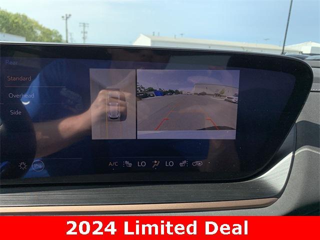 new 2024 Buick Envision car, priced at $39,988