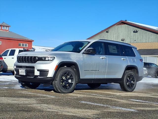 new 2025 Jeep Grand Cherokee car, priced at $42,883