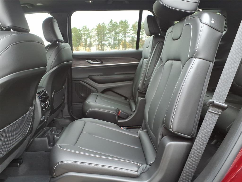 new 2025 Jeep Grand Cherokee L car, priced at $47,176