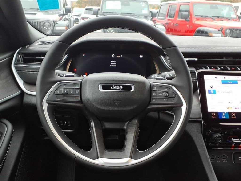 new 2025 Jeep Grand Cherokee L car, priced at $47,176