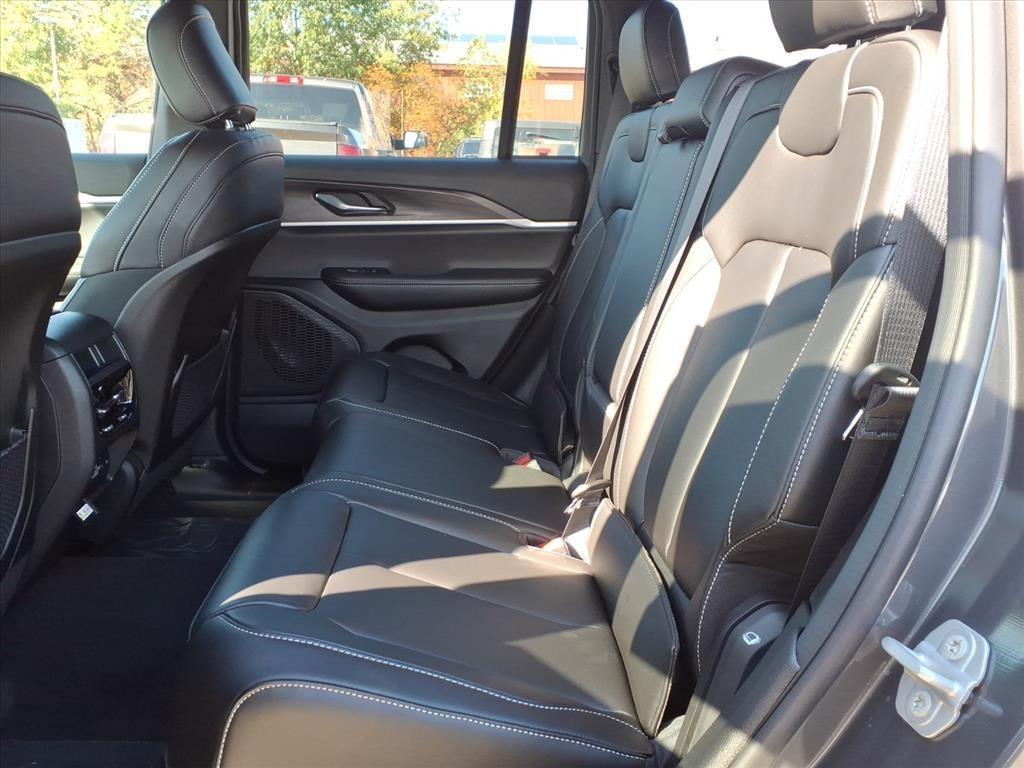 new 2025 Jeep Grand Cherokee car, priced at $46,879