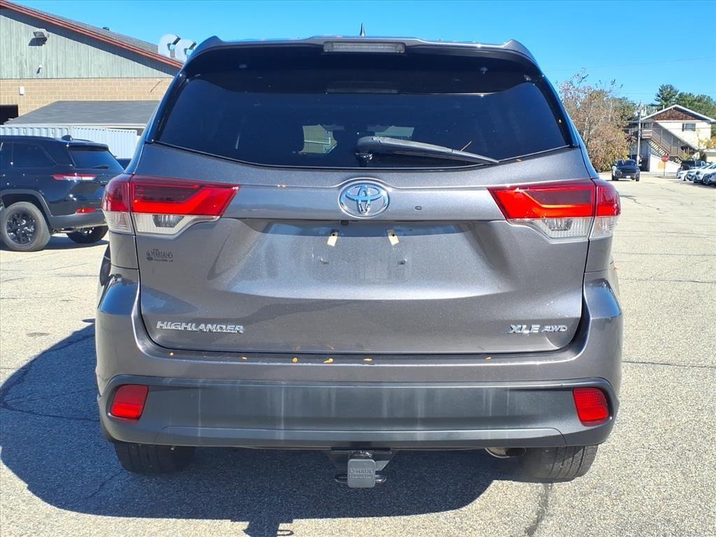 used 2018 Toyota Highlander car, priced at $24,999