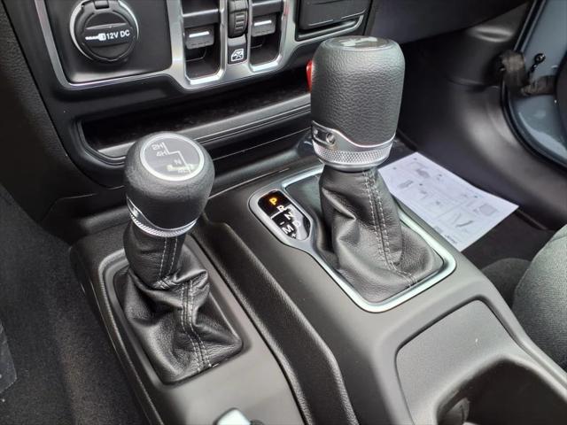 new 2025 Jeep Wrangler car, priced at $49,186