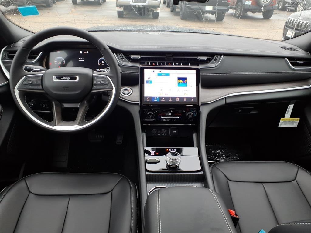 new 2025 Jeep Grand Cherokee car, priced at $50,127