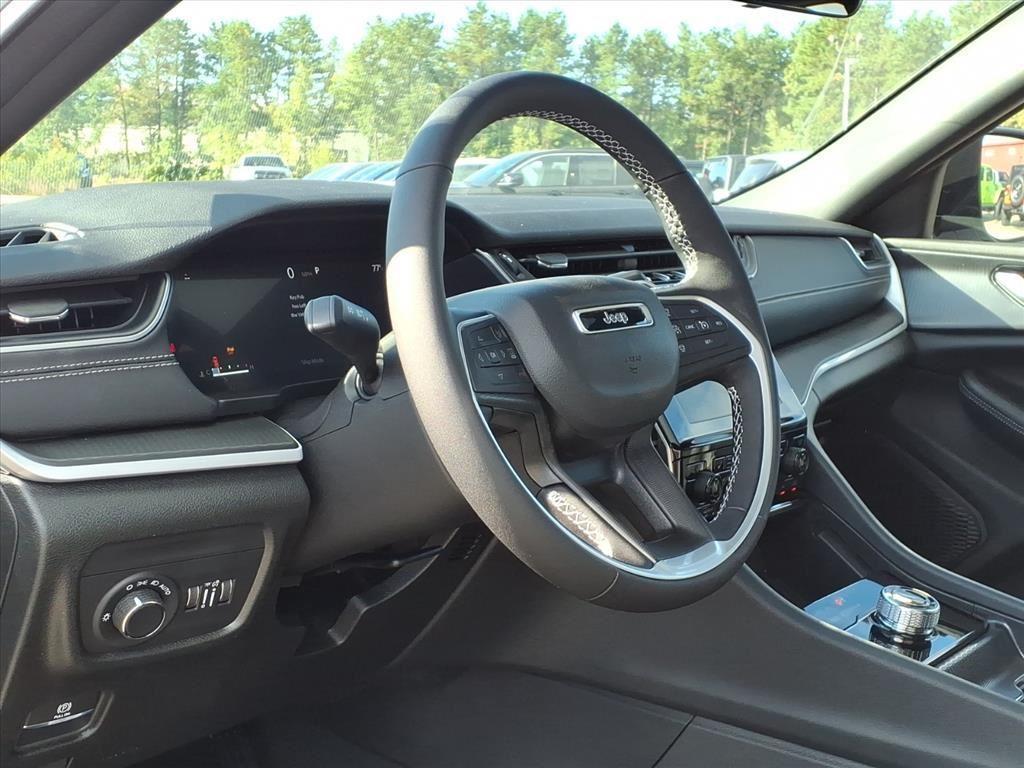 new 2025 Jeep Grand Cherokee car, priced at $42,463