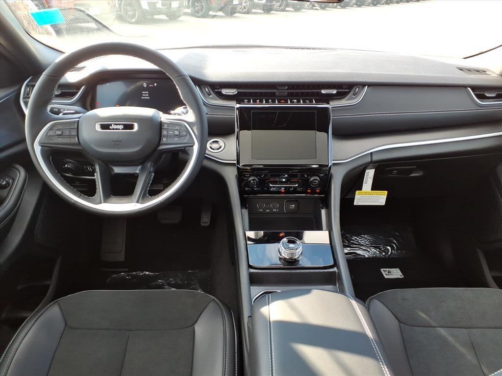 new 2025 Jeep Grand Cherokee car, priced at $42,463