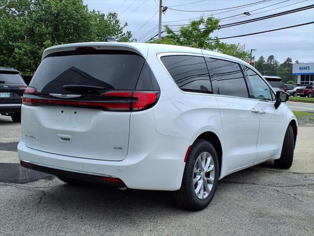 new 2025 Chrysler Pacifica car, priced at $44,473