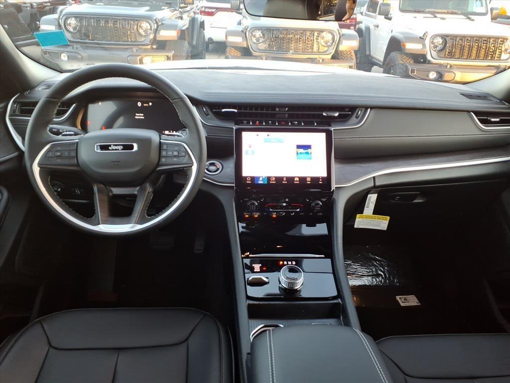 new 2025 Jeep Grand Cherokee car, priced at $44,921
