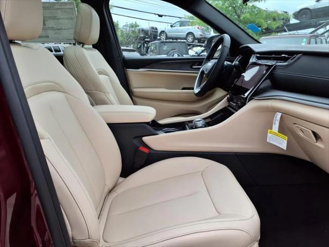 new 2025 Jeep Grand Cherokee car, priced at $50,016
