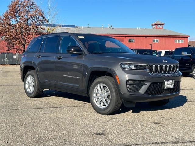 new 2025 Jeep Grand Cherokee car, priced at $43,970