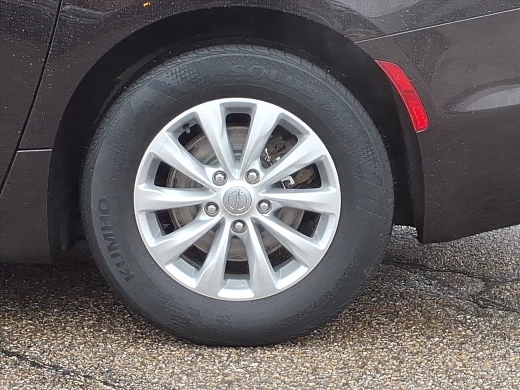 used 2018 Chrysler Pacifica car, priced at $19,999