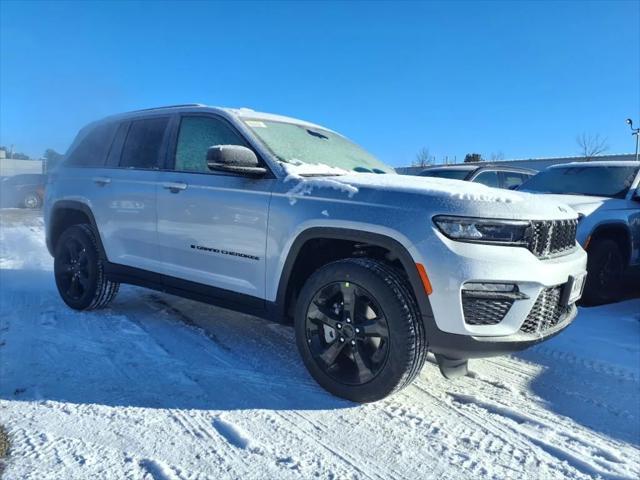 new 2025 Jeep Grand Cherokee car, priced at $48,758