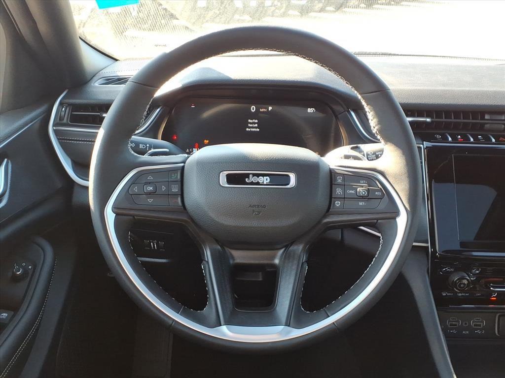 new 2025 Jeep Grand Cherokee car, priced at $39,889