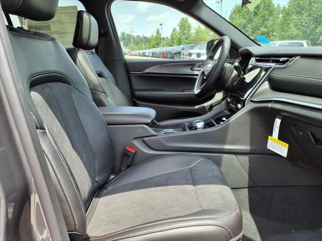 new 2025 Jeep Grand Cherokee car, priced at $44,355