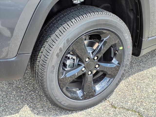 new 2025 Jeep Grand Cherokee car, priced at $44,355