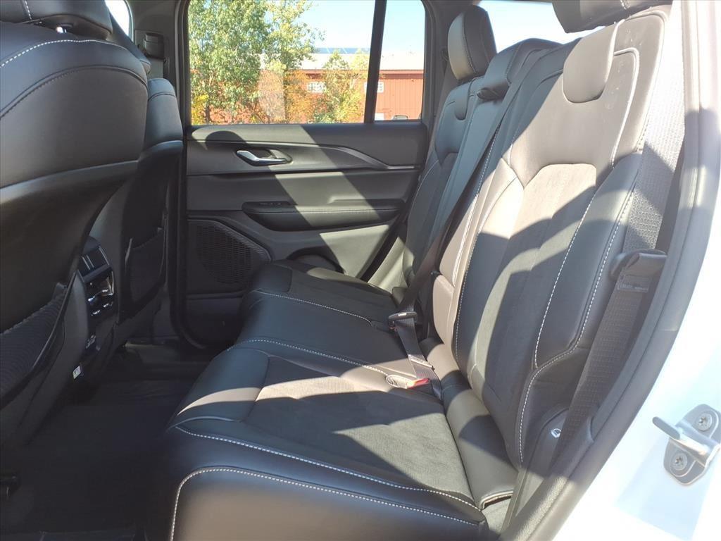 new 2025 Jeep Grand Cherokee car, priced at $42,921