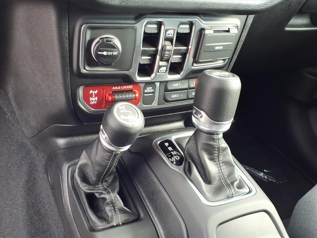 new 2025 Jeep Wrangler car, priced at $54,422