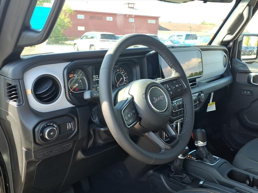 new 2025 Jeep Wrangler car, priced at $41,164
