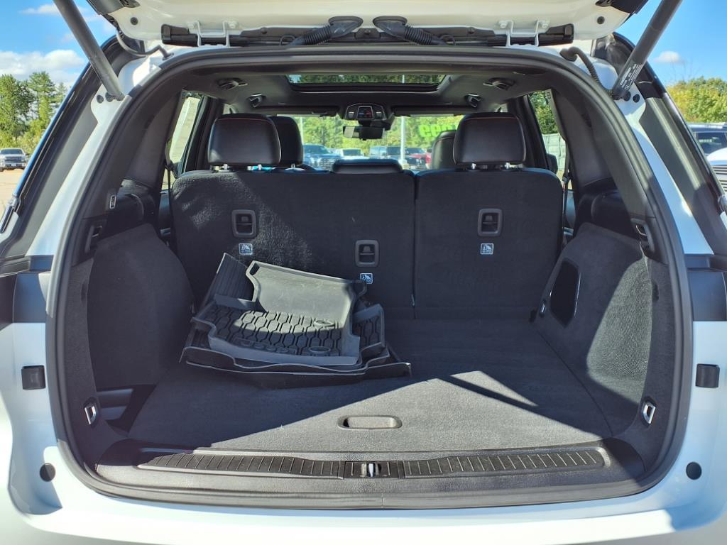 used 2022 Jeep Grand Cherokee car, priced at $40,999
