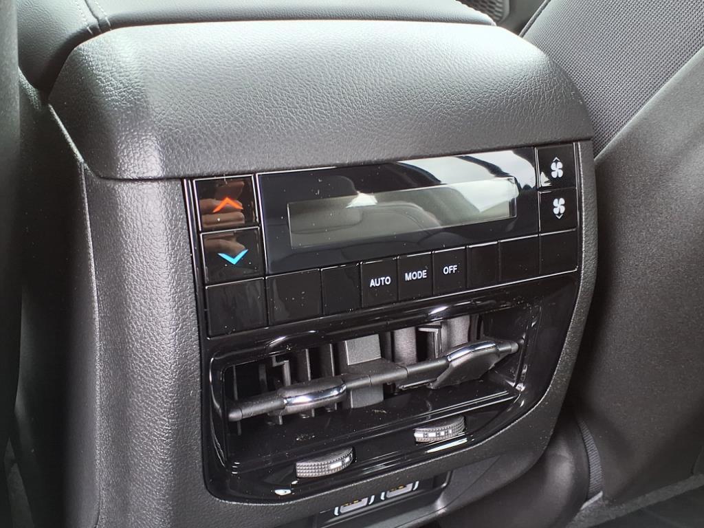 new 2025 Jeep Grand Cherokee L car, priced at $45,986