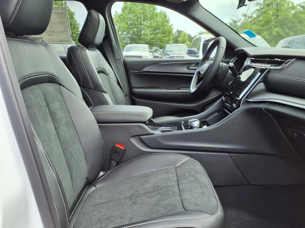 new 2025 Jeep Grand Cherokee L car, priced at $43,122