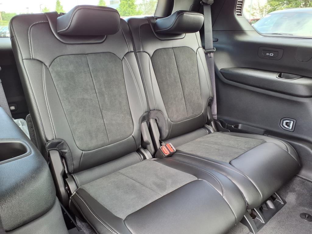 new 2025 Jeep Grand Cherokee L car, priced at $43,122