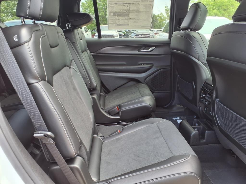 new 2025 Jeep Grand Cherokee L car, priced at $43,122