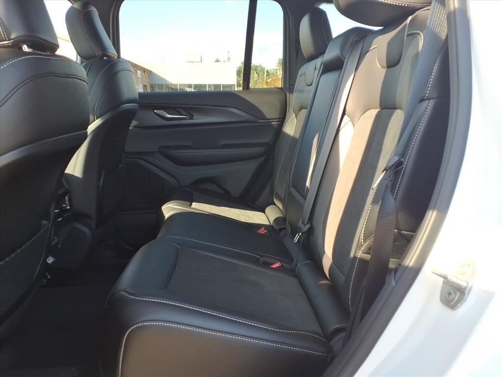 new 2025 Jeep Grand Cherokee car, priced at $42,796