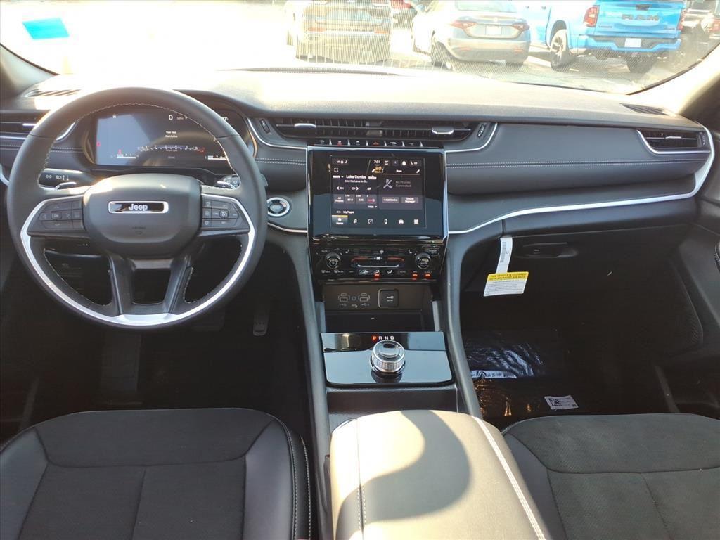 new 2025 Jeep Grand Cherokee car, priced at $42,796
