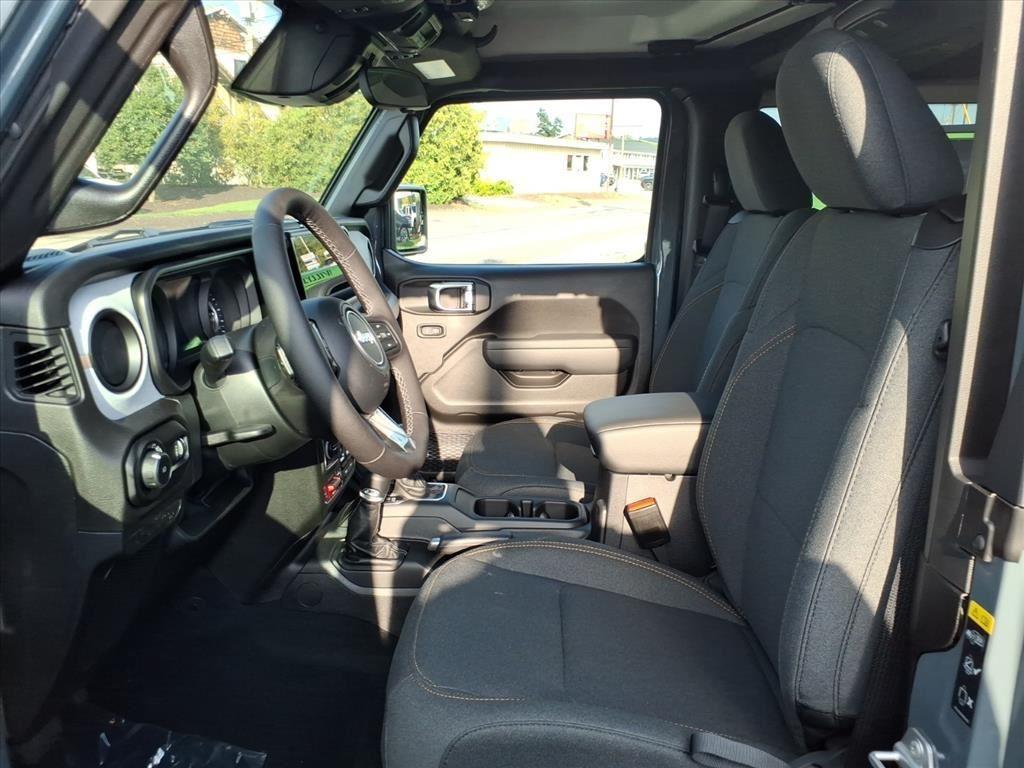 new 2025 Jeep Wrangler car, priced at $42,559