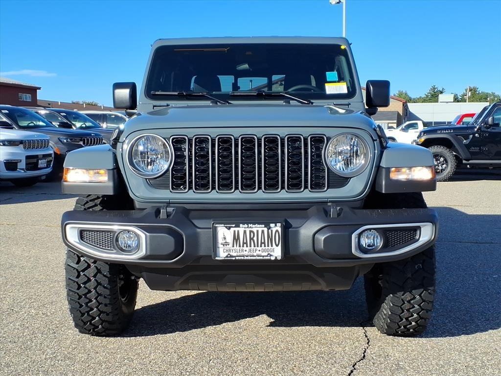 new 2025 Jeep Gladiator car, priced at $45,101