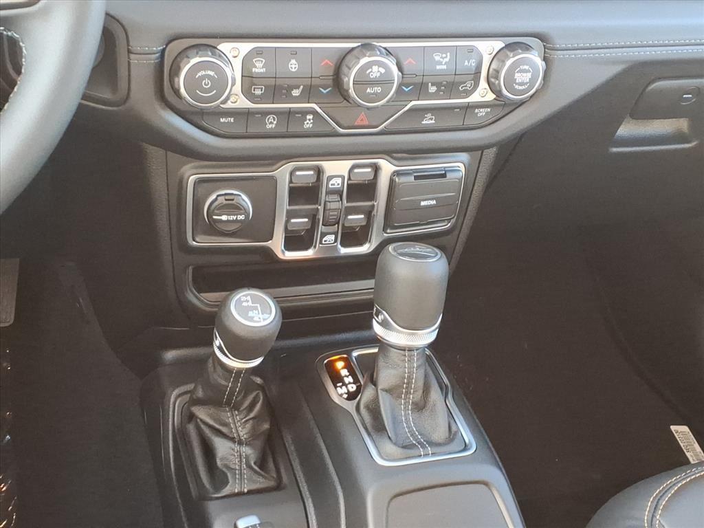 new 2025 Jeep Gladiator car, priced at $45,101
